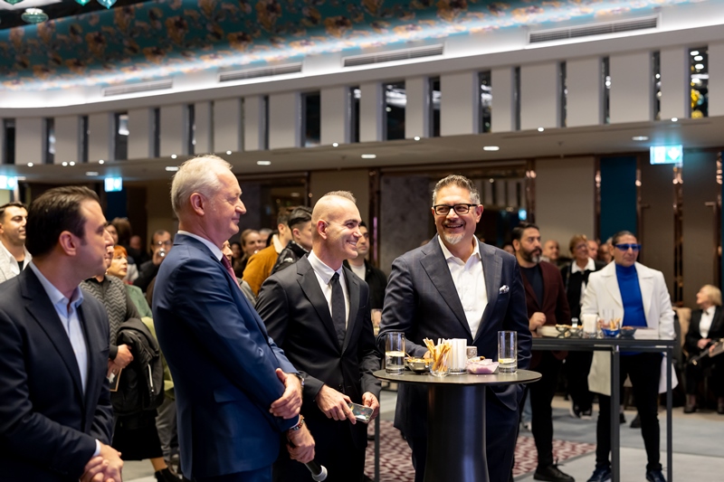 Adnan Öner  ‘The Concıerge Adnan Öner’ Kitabını 33 Yıldır Hizmet Verdiği Swıssôtel The Bosphorus’ta Tanıttı  Adnan Öner  ‘The Concıerge Adnan Öner’ Kitabını 33 Yıldır Hizmet Verdiği Swıssôtel The Bosphorus’ta Tanıttı